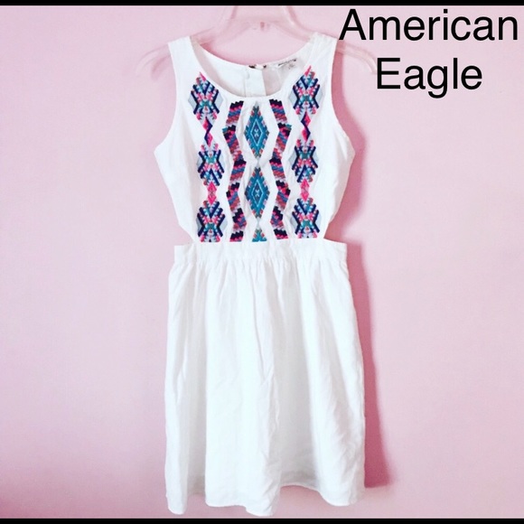 American Eagle Outfitters Dresses & Skirts - American eagle white embroidered mini dress